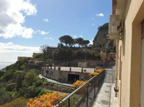 Casa "Rocca di Mola"