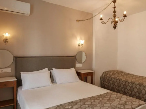 Nami Hotel & Suites