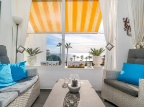 La Costa Paradise - Amazing Beachfront Apartment, Glazed Terrace With Sea Views