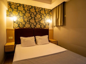 Joker Side Hill Suite Hotel