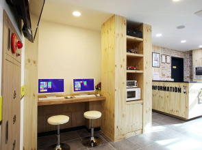 24 Guesthouse Myeongdong Avenue