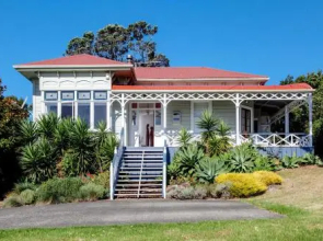 Crescent Villa