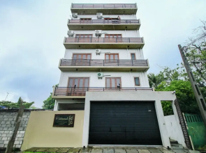 Oyo 387 Iddamal Apartments