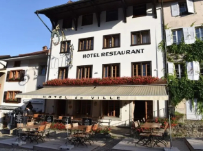 Hotel De Ville