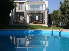 Sunny Sani Luxury Villas