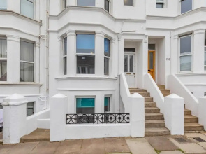 Hove Actually House - 4 Bedrooms - Garden