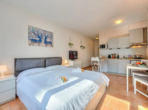 Gelsomino Apt. 5 Front Lake