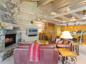 Pine Inn at Trail's End Lodge - Three Bedroom Residence with Spa #3 3 Condo