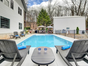 Hot Tub + Game Room! Secluded Branson Escape