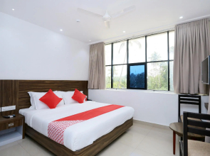 OYO 19869 Rachana Hotels