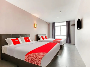 OYO 89631 988 Hotel
