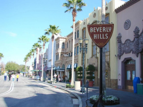 Gorgeous LA LA Land Beverly Hills 2BR - Fast Wifi - Free Parking! (BW2)