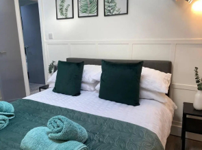 Comfortable and Modern 2-bedroom Flat in Bridgend