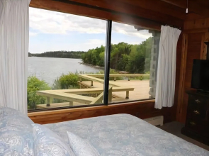 Seaside Chalet - Three Bedroom Cottage