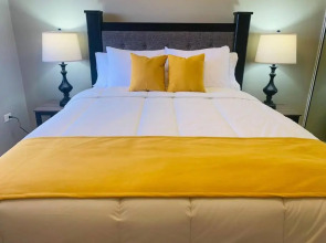 Odyssey on the 5th - Exquisite Luxury Apt