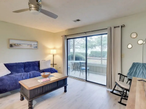 5 Mi to Cherry Grove Beach: Dog-friendly Condo!