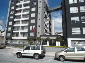 PLAZA FOCH Area - APARTMENTS with Balcony