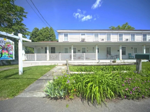 The Hayden Creek Inn