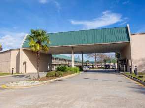 Port Allen Inn