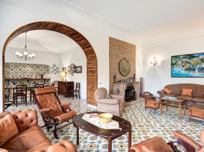 Villa Skyfall