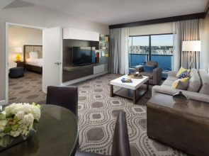 Marina del Rey Hotel