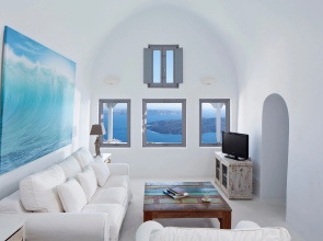 Villa Gaia, 3 bedroom villa with amazing views at Imerovigli