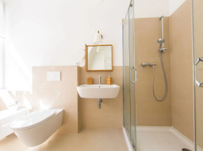 Three Golden Crowns Apartments