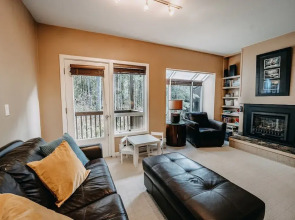 50SW - Wi-Fi - Fireplace - W/D - D/W - Sleeps 4