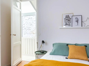 Modern Apartment in City Center for up to 4 Guests!