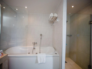 Napa Plaza Hotel - Adults Only