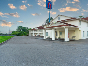 Motel 6 Livingston, TX