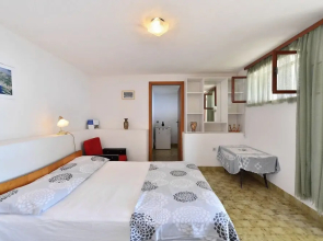 Goran - 150m From sea - SA1