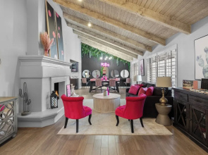 Desert Diva Hideaway - Sleeps 14