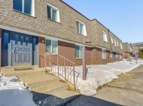7 Mi to Ski Resort: Dillon Condo w/ Mtn Views