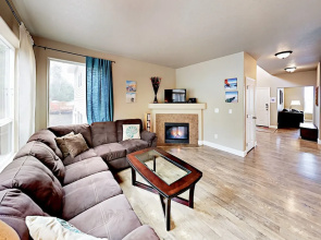 1595 Sundown Home 2 Bedrooms 2.5 Bathrooms Home