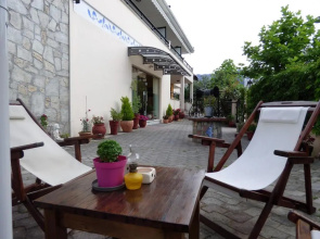 Dolphins Apartments & Rooms