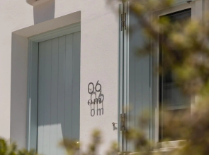 Om Living Milos