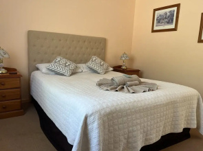 Rubyvale Motel & Holiday Units - An Adults Only Getaway