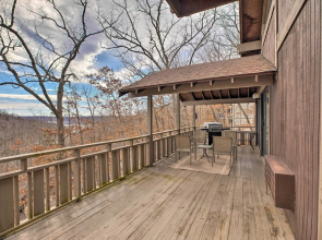 Resort Perks: Spacious Lake of the Ozarks Home