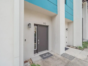 Cityscape Retreat 2 Bedroom Townhouse by RedAwning