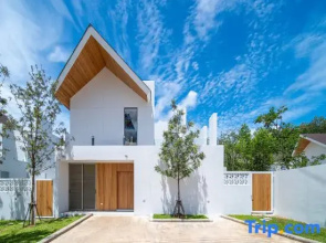 4 Bedroom Modern Pool Villa Resort | near Bangtao Beach | Warm Plus