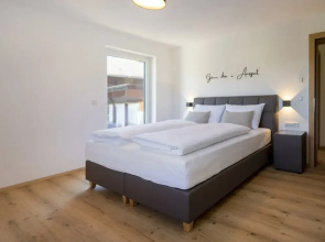 Alpine Apartment With View & Garden