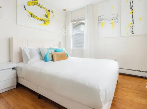 Luxury NYC Home with Free Parking for 12