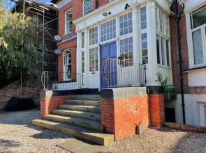 Beautifully Lit Airy 1-bed Apartment in Liverpool