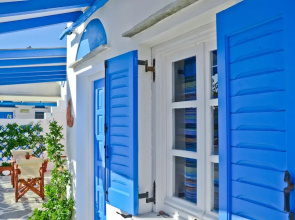 Sea View Apartments & Studios