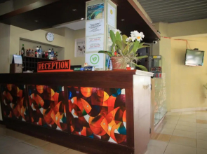 Pandu Lakeside Hotel Parapat - Toba Lake