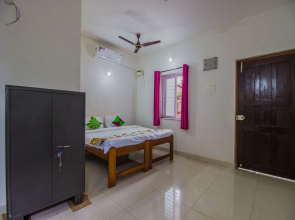 OYO 13098 Home Cozy Studio Near Uddo Beach