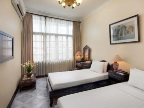 Lucky Central Hotel & Travel