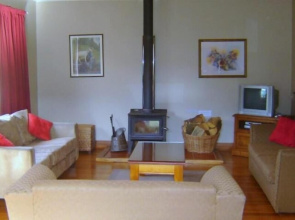 18 Jollies Pass Rd - Garden Studio 345