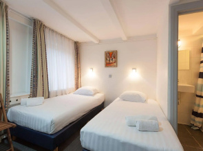 Townhouse Hotel